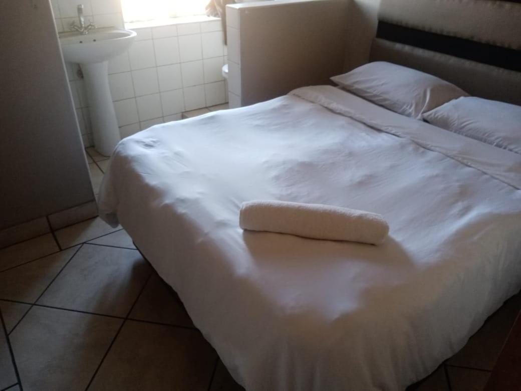 Ebony Guest House Pretoria Luaran gambar
